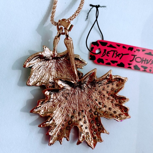 Betsey Johnson Large Maple Leaves Pendant Necklace - Picture 3 of 3